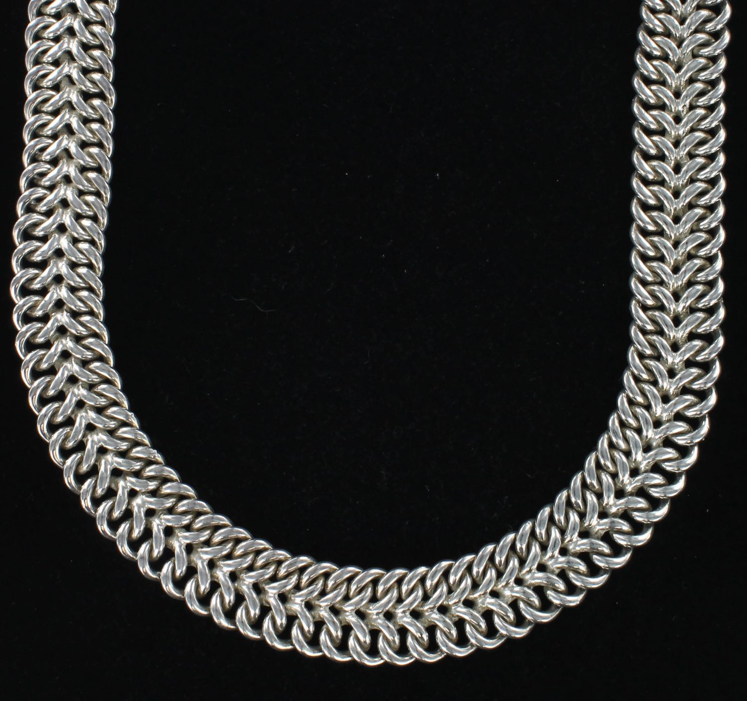 STERLING SILVER NECKLACE, 17