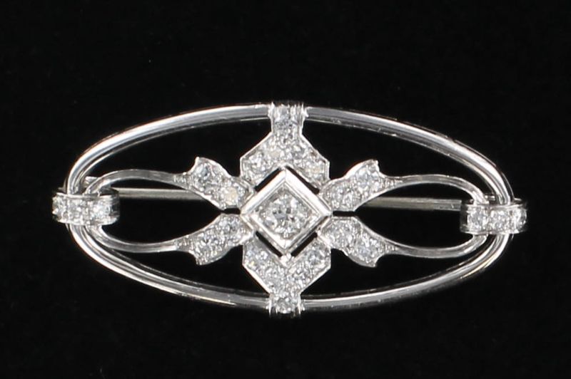 PLATINUM 2.2 CT TW DIAMOND PIN