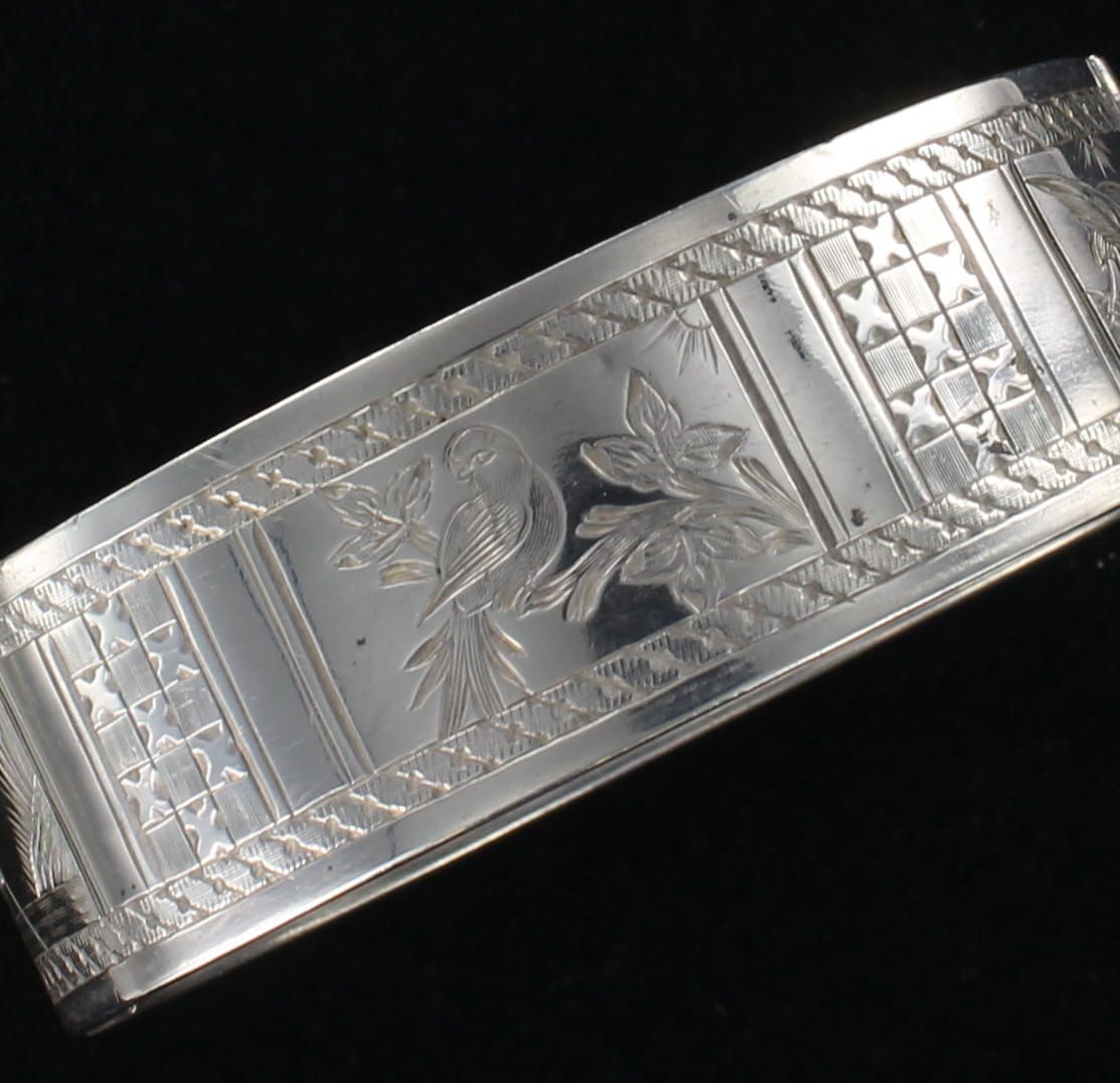 STERLING SILVER VICTORIAN ENGRAVED BANGLE BRACELET