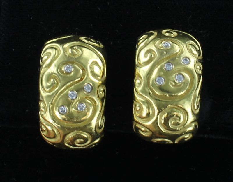 18KTY TEXTURED DIAMOND EARRINGS