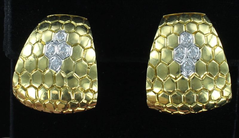 18KTY TEXTURED DIAMOND EARRINGS