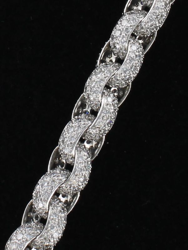 18KTW 25.0 CT TW ROUND BRILLIANT DIAMOND BRACELET