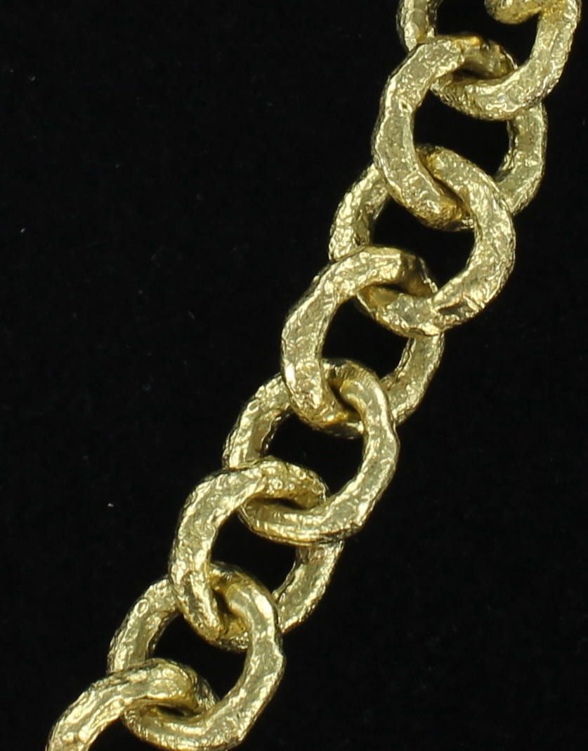 18KTY SOLID HAMMERED LINK BRACELET, 93.1G