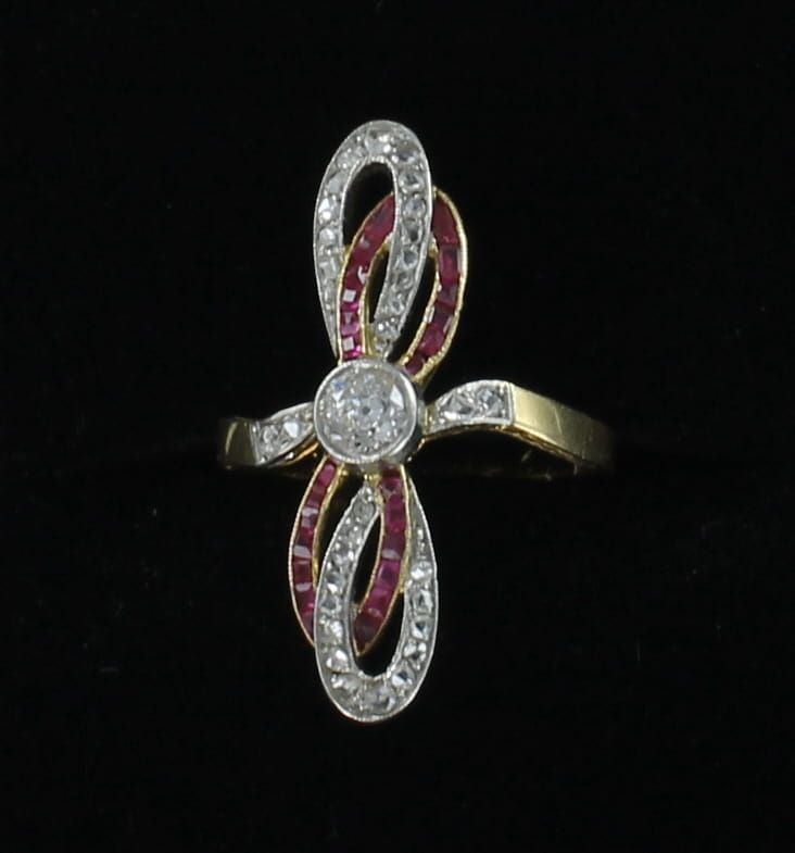 18KT RUBY AND DIAMOND RING