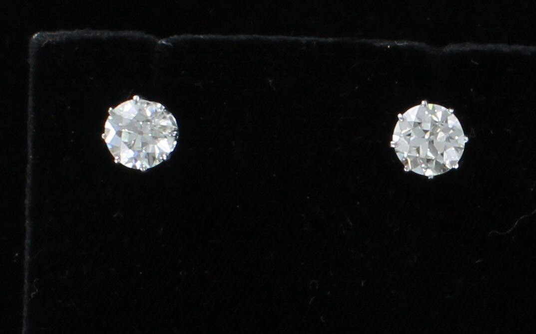 18KT 3.14 CT TW DIAMOND STUD EARRINGS