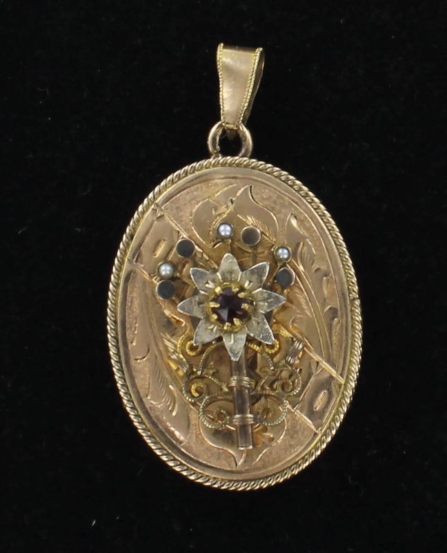 GOLD-FILLED VICTORIAN LOCKET
