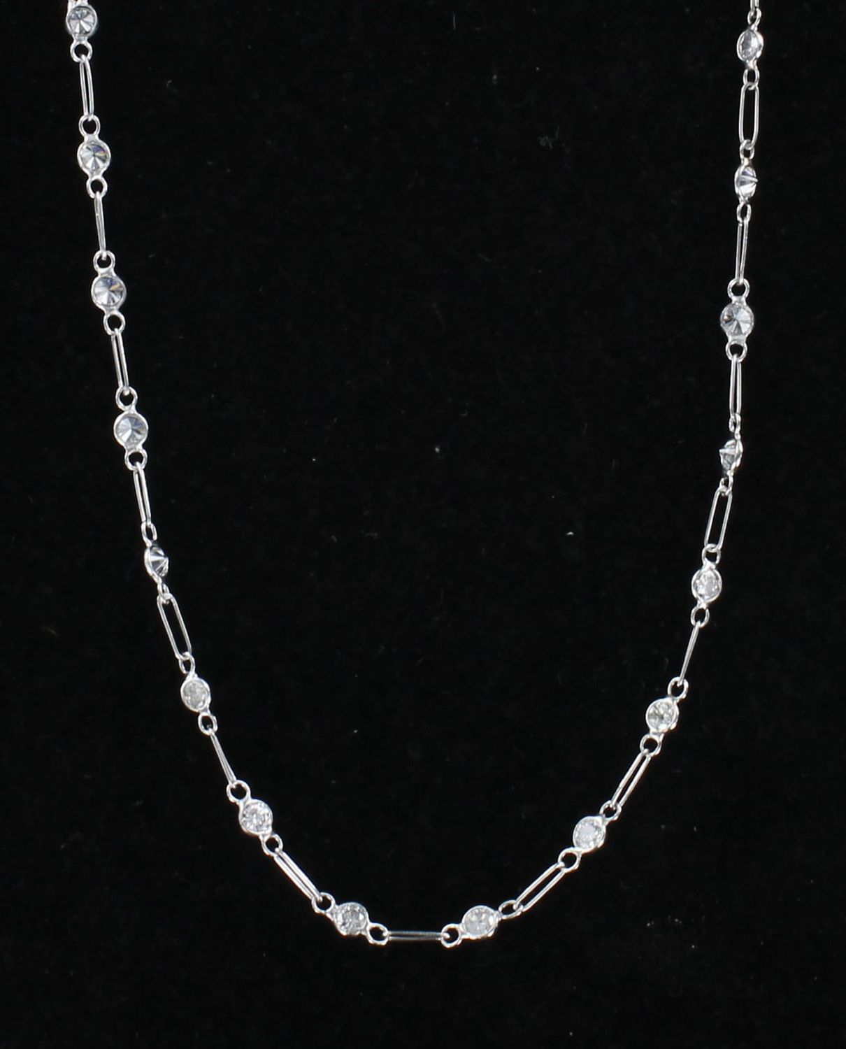 PLATINUM DIAMOND CHAIN