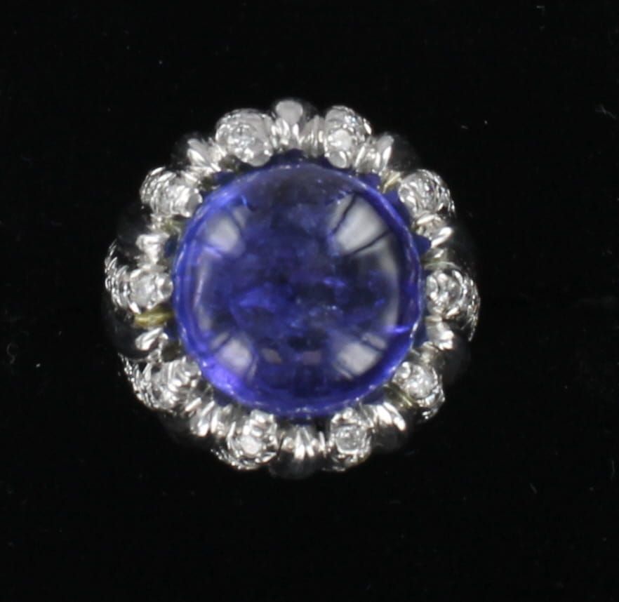 18KTW CABICHON TANZANITE WITH DIAMOND RING