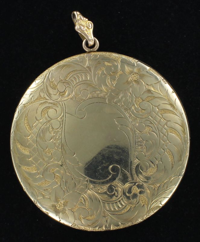 GOLD-FILLED LARGE ENGRAVED LOCKET