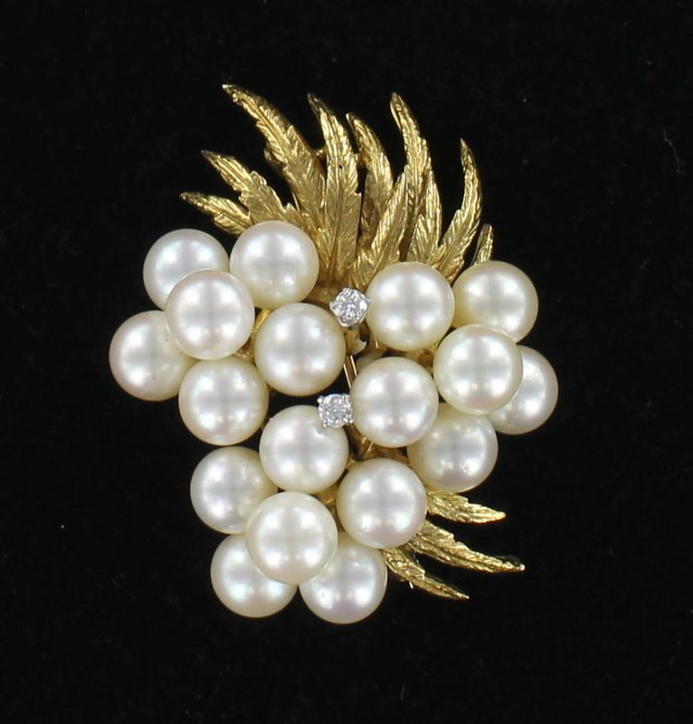 18KTY PEARL AND DIAMOND PIN