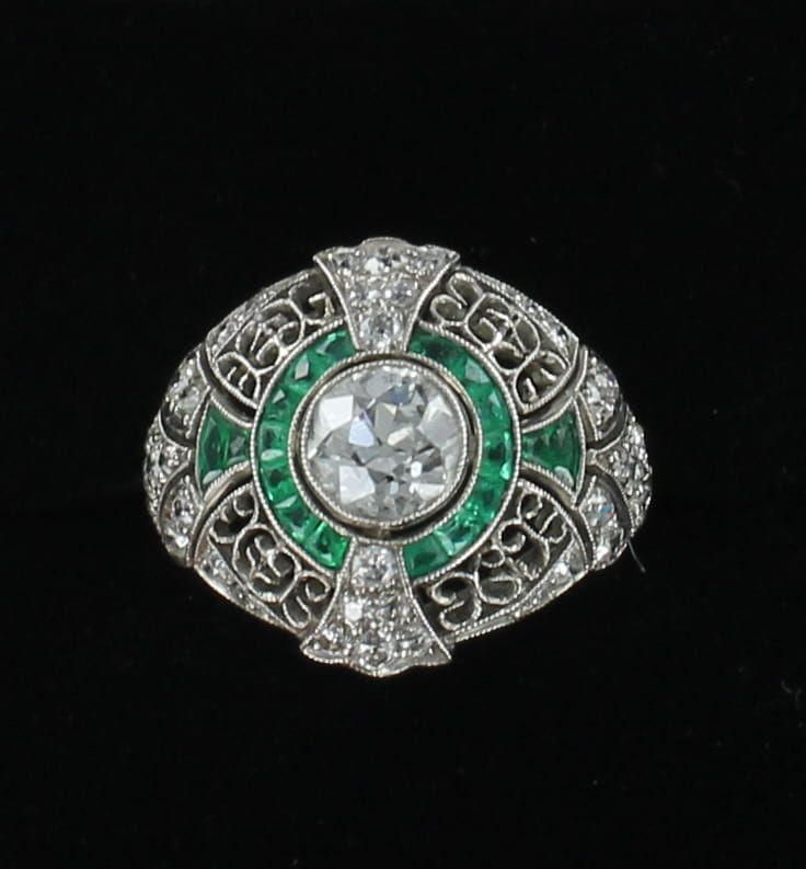 PLATINUM ART DECO DIAMOND EMERALD RING