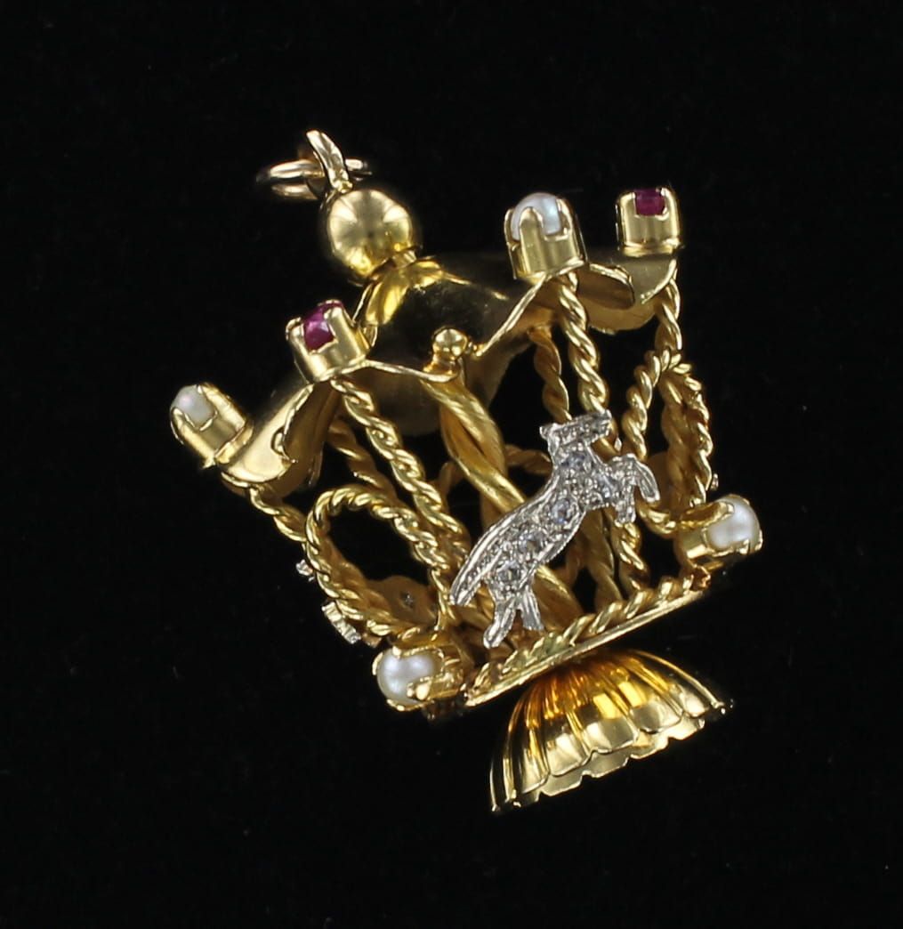 18KTY CAROUSEL CHARM