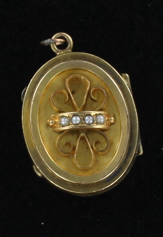 GOLD-FILLED LOCKET WITH PEARLS, CIRCA 1900