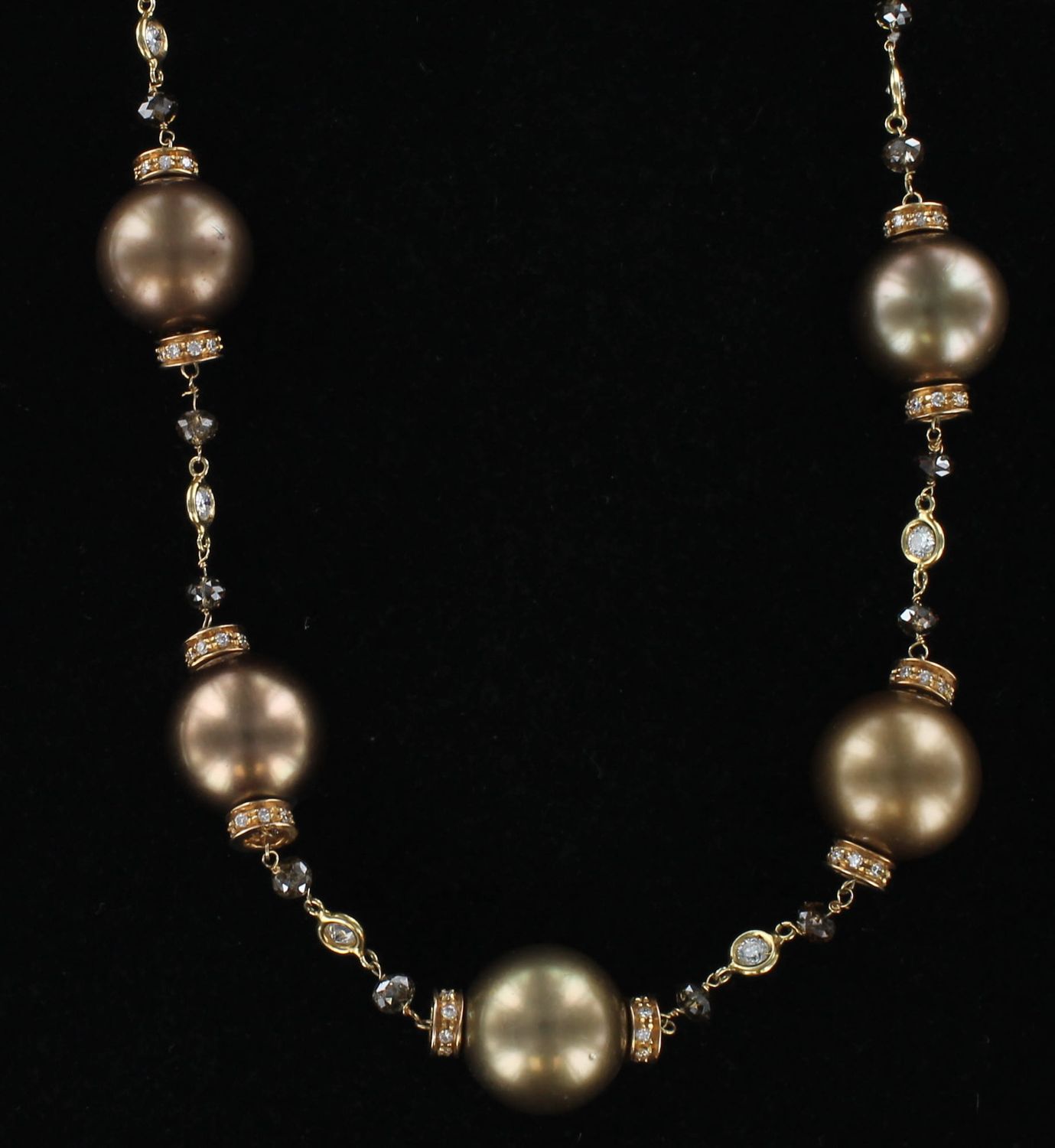 18KT DIAMOND WITH PEARL NECKLACE