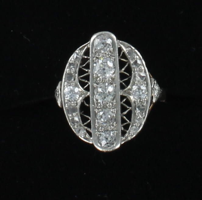 14KT/PLATINUM DIAMOND RING, CIRCA 1900