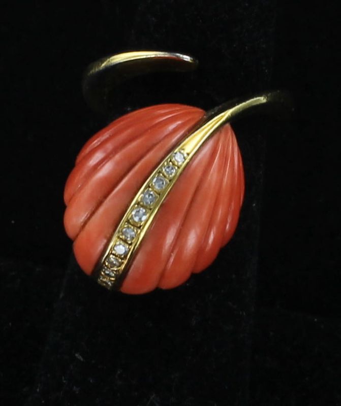 18KTY CARVED CORAL RING