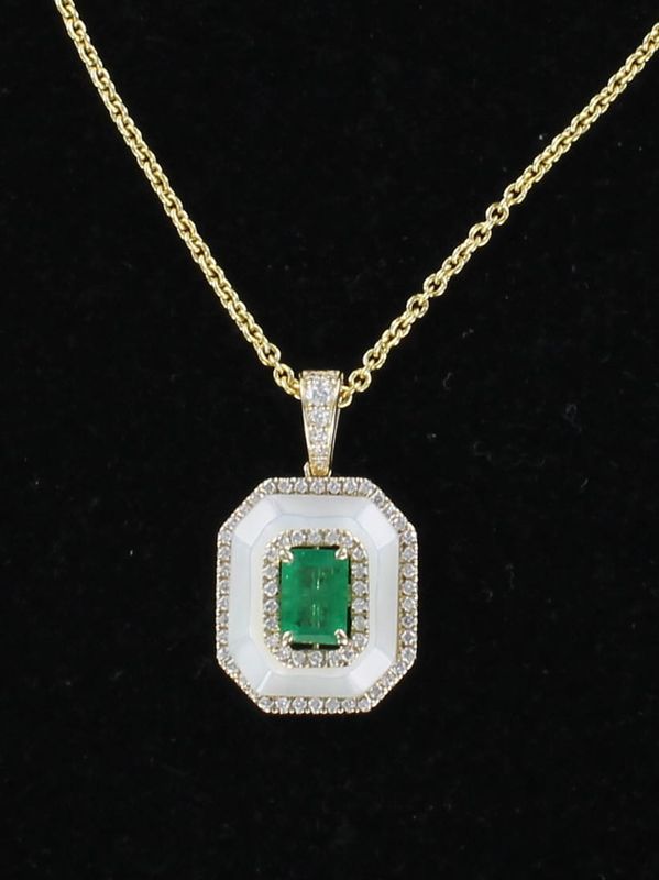 14KTY EMERALD WITH MOTHER OF PEARL PENDANT