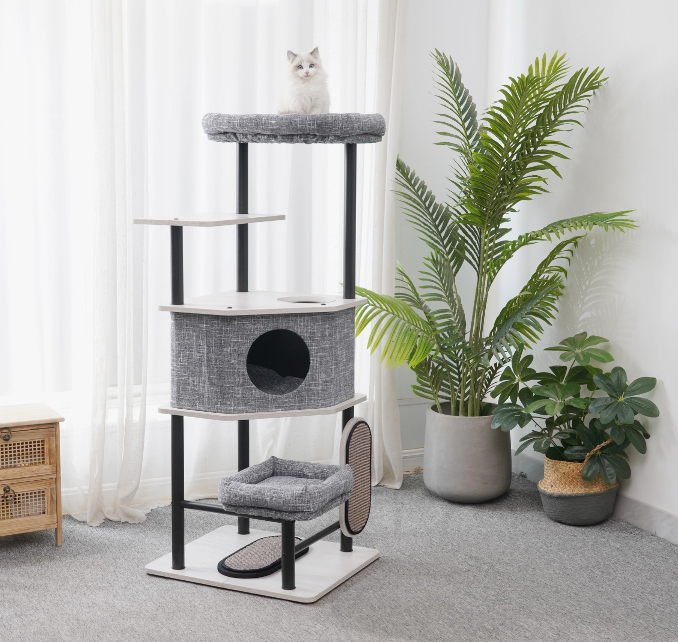 Kratzbaum Zoey im Industriestil