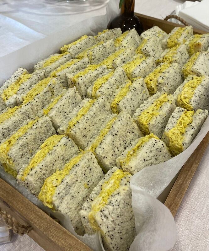 Mini sándwiches de pollo al curry