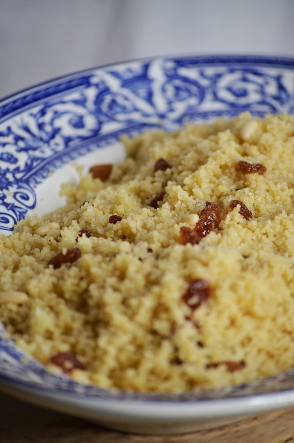 Cous cous con piñones y pasas