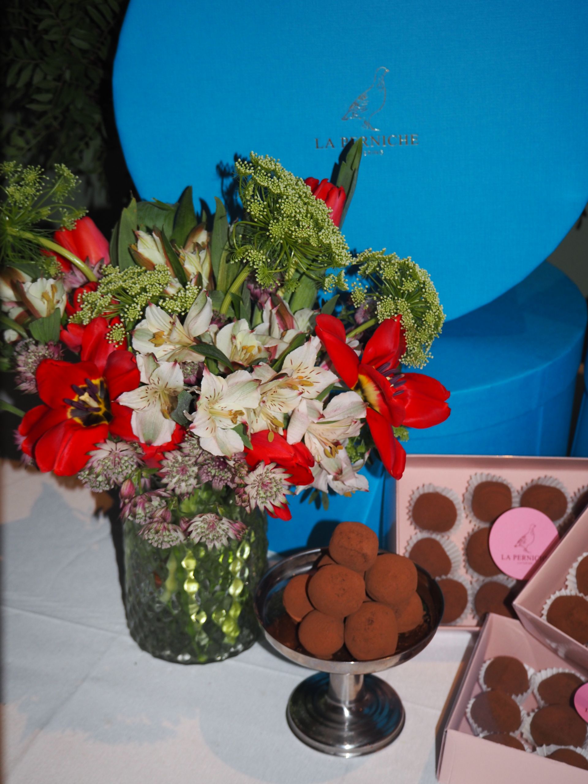 CAJA GOURMET DULCE Y FLORES