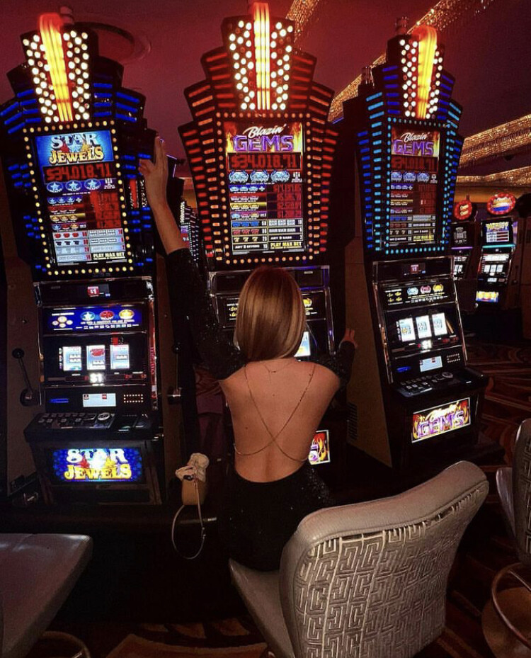SLOT MACHINE FORTUNES 🔮 〠_〠🔮
