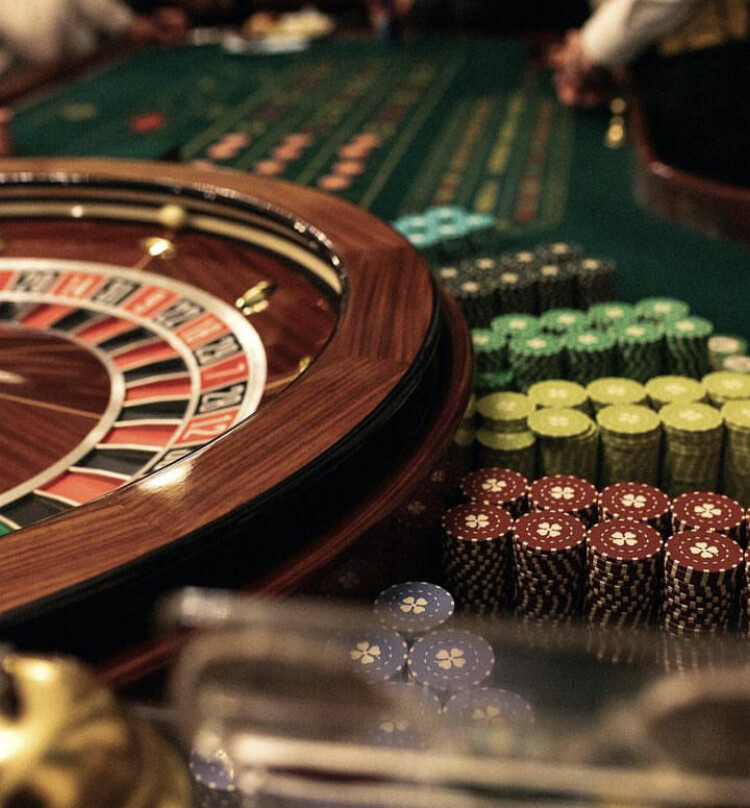The professor who beat Roulette (former dealer reveals his strategy)