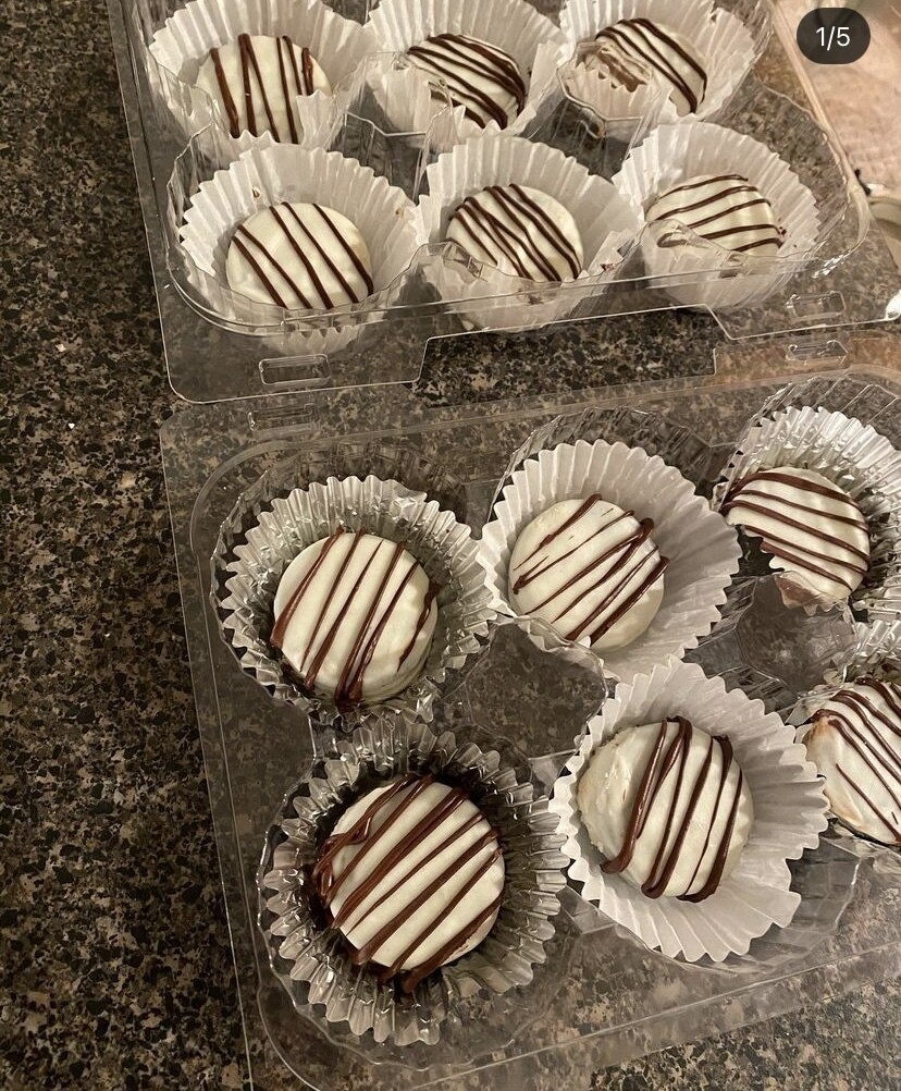 Chocolate dipped oreos