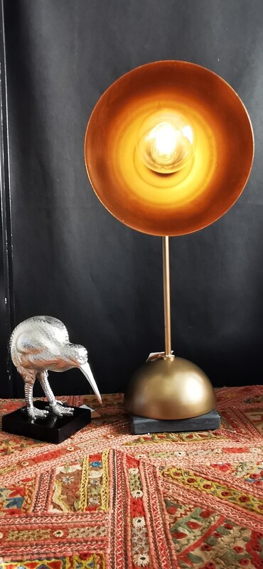 Lampe de table dorée