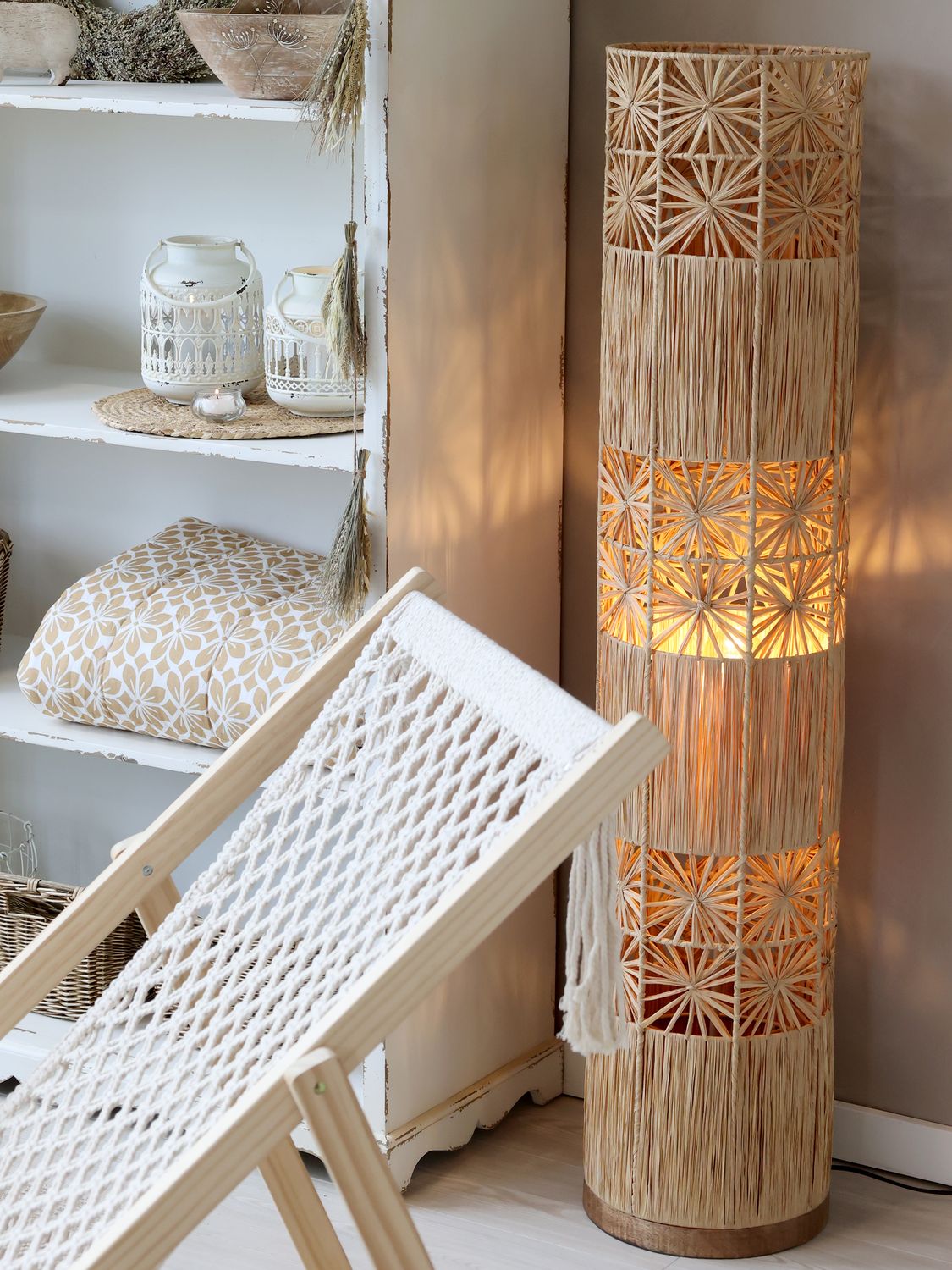 Lampadaire en tresse naturelle