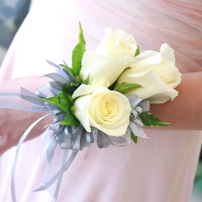 Ivory rose Corsage