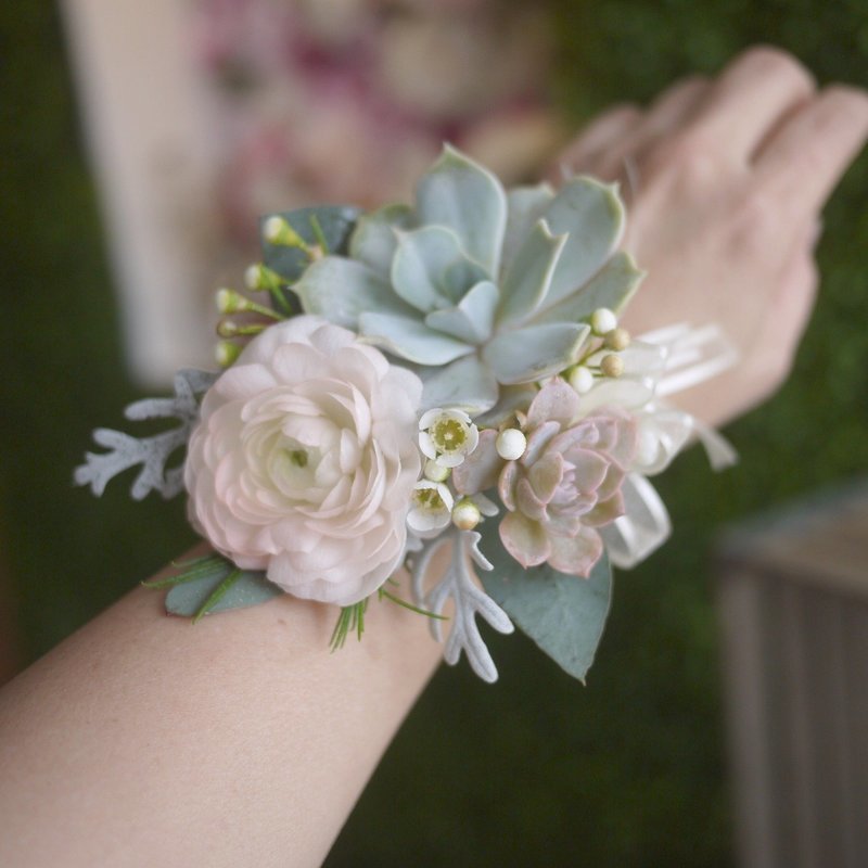Succulent &amp; flower corsage