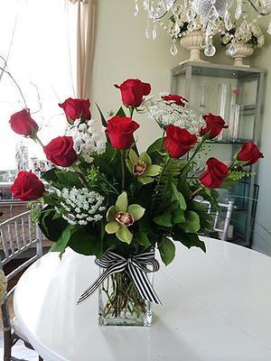 Dozen Premium Long Stem Red Roses