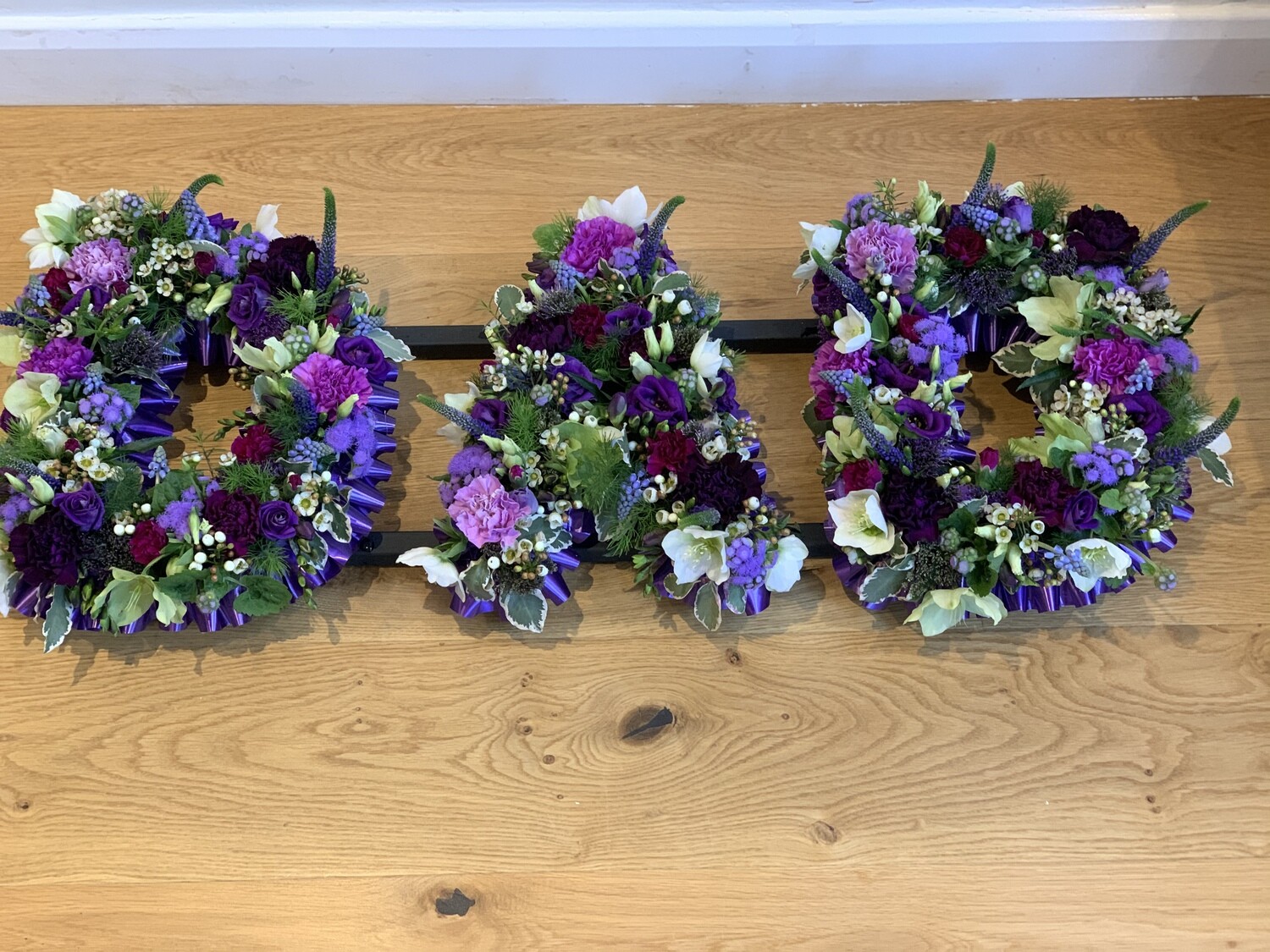 Individual mixed flower lettering
