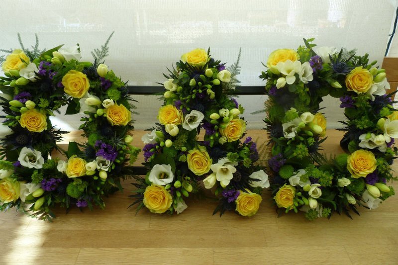 Individual mixed flower lettering