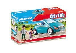 70285 Family with Car