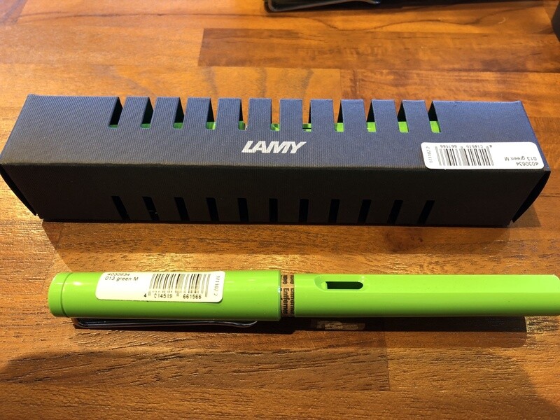 SAFARI Fountain Pen (without Converter) Medium