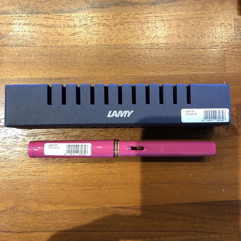 SAFARI Fountain Pen (without Converter) Medium