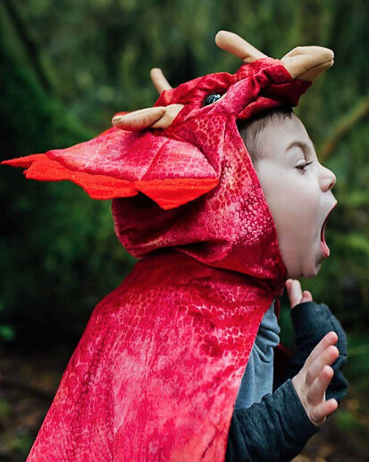 56771 Baby Triceratops Cape Red 12-24M
