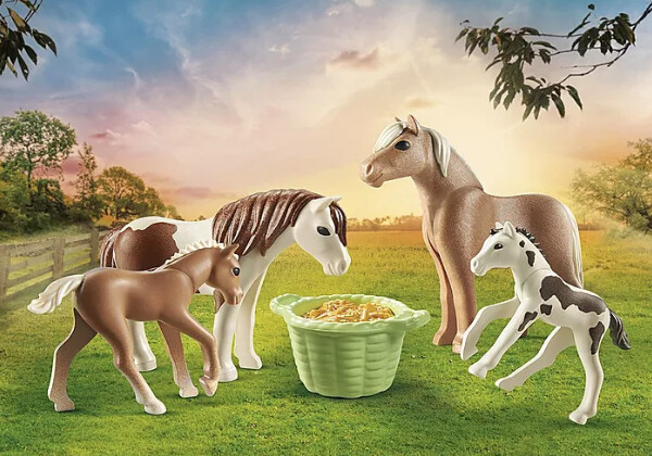 71000 Icelandic Ponies with Foals