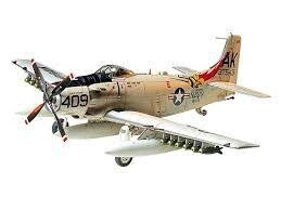 TAMIYA 61058 DOUGLAS SKYRAIDER AD-6(A-1H)