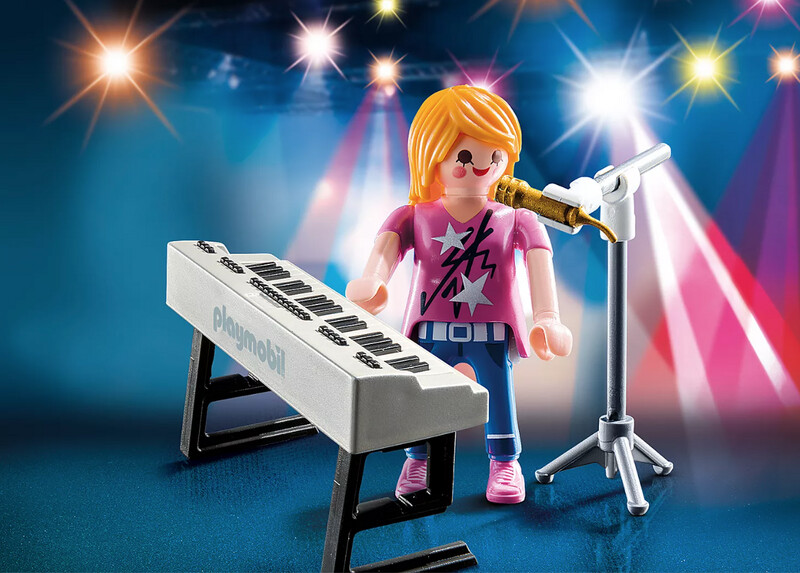 9095 Singer with Keyboard