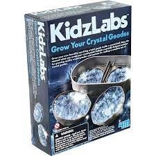 P3919 CRYSTAL GEODE GROWING