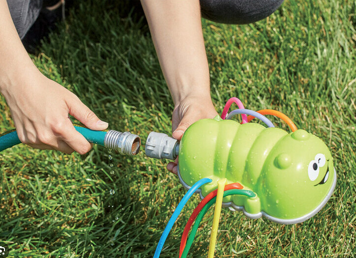 G02541 Crazy Caterpillar Sprinkler