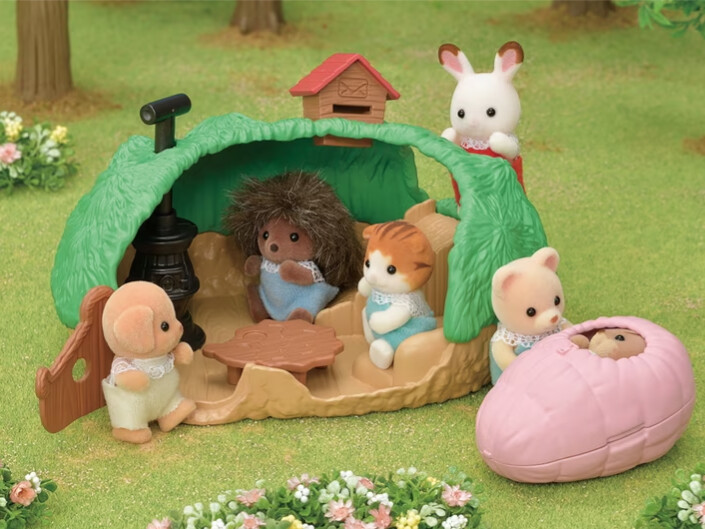 CF1888 BL BABY HEDGEHOG HIDEOUT CALICO CRITTERS