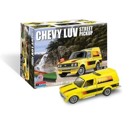 REV4493 CHEVY LUV STREET PICKUP (1/25)