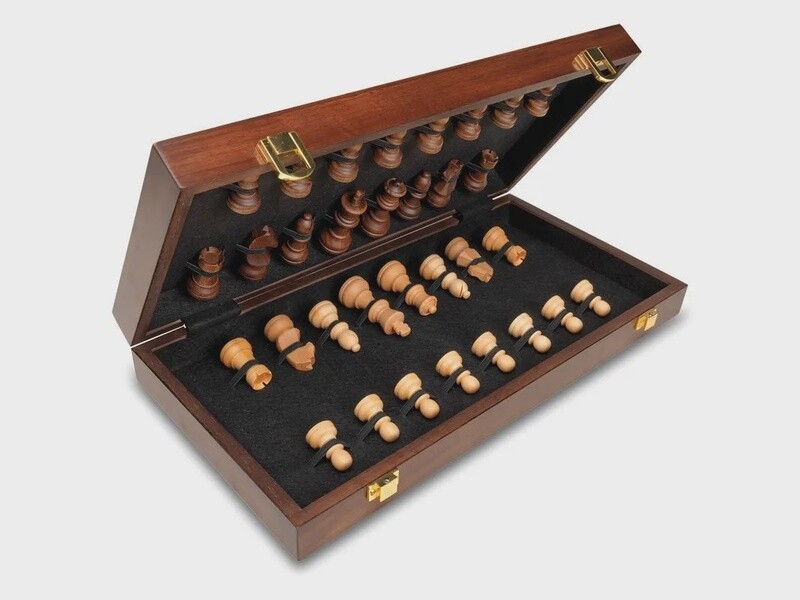 97-1601 Cayro, Chess Set