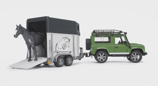 02592 Land Rover Station Wagon w Horse Trailer &amp; horse