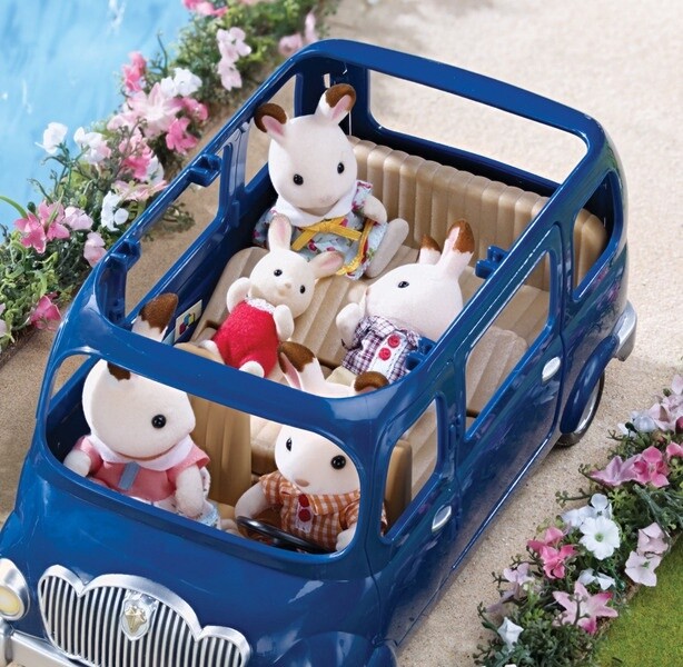 CC1483 FAMILY SEVEN SEATER CALICO CRITTERS