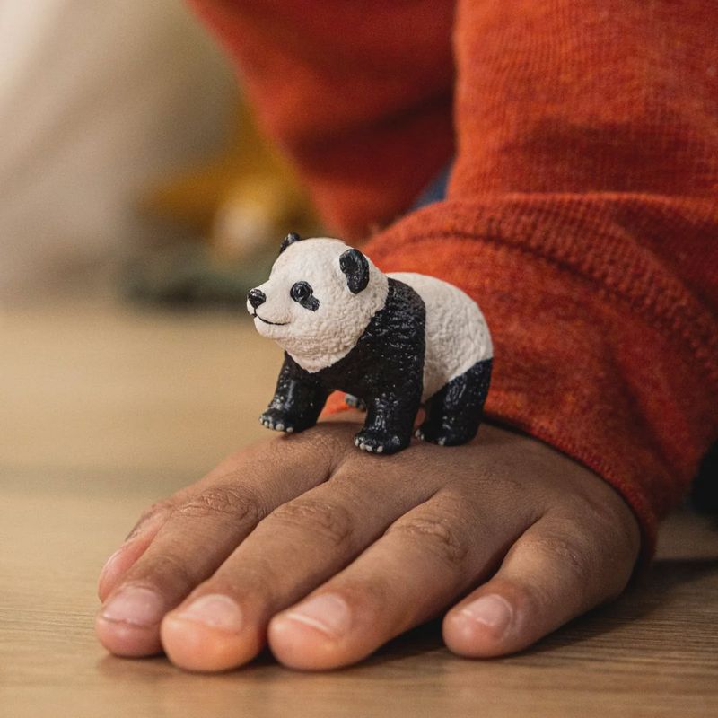 14886 Giant Panda Cub